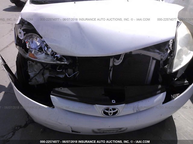 5TDZA22C46S455785 - 2006 TOYOTA SIENNA XLE/XLE LIMITED WHITE photo 6