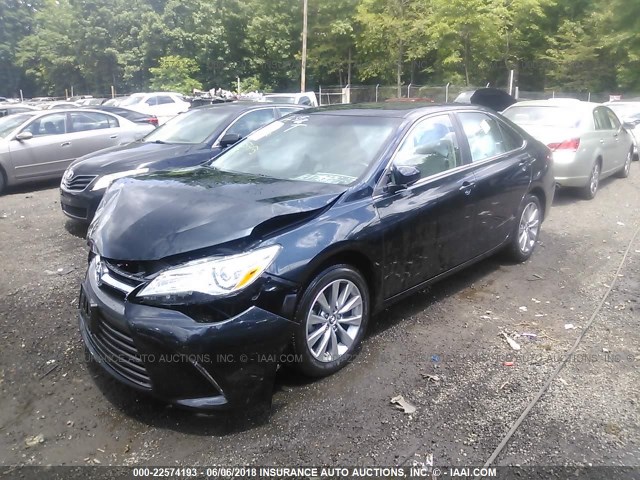 4T1BF1FK6FU978120 - 2015 TOYOTA CAMRY LE/XLE/SE/XSE 灰色 照片 2