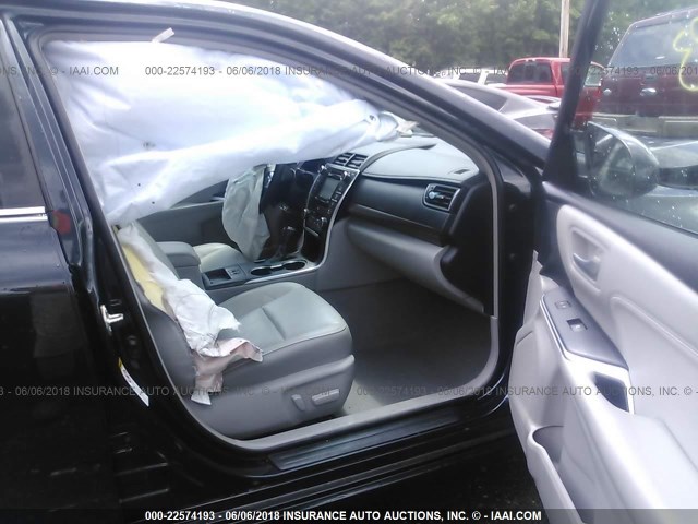 4T1BF1FK6FU978120 - 2015 TOYOTA CAMRY LE/XLE/SE/XSE 灰色 照片 5