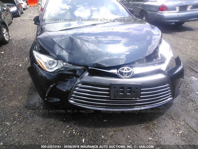 4T1BF1FK6FU978120 - 2015 TOYOTA CAMRY LE/XLE/SE/XSE 灰色 照片 6