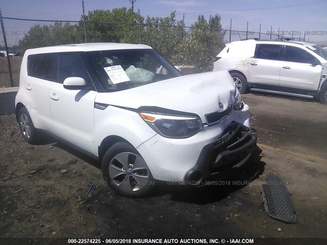 KNDJN2A28F7205776 - 2015 KIA SOUL WHITE photo 1