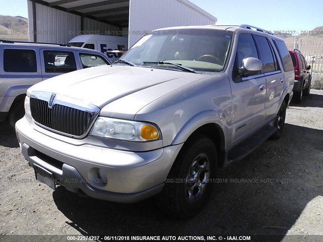5LMFU28R81LJ11515 - 2001 LINCOLN NAVIGATOR TAN photo 2