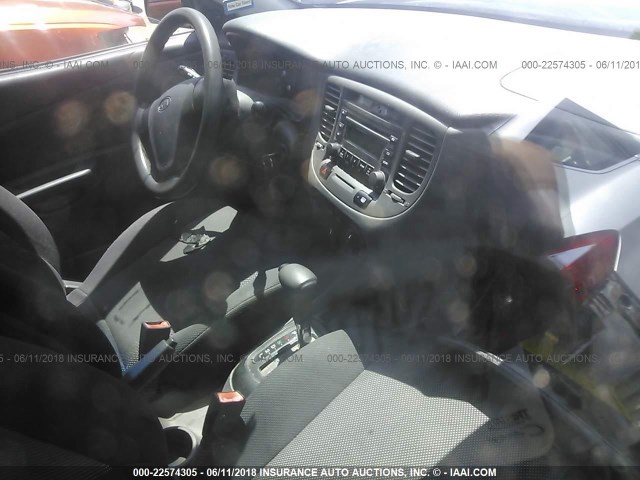 KNADE123666104026 - 2006 KIA RIO BLUE photo 5