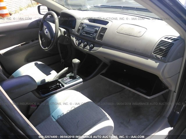 4T1BE32K32U039120 - 2002 TOYOTA CAMRY LE/XLE/SE Qara foto 5