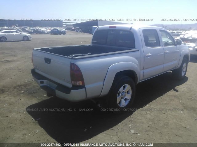 3TMLU42N28M017473 - 2008 TOYOTA TACOMA DOUBLE CAB SILVER photo 4