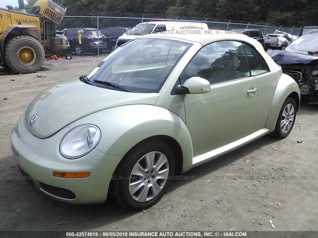 3VWPF31Y38M413734 - 2008 VOLKSWAGEN NEW BEETLE CONVERTIBLE S GREEN photo 2