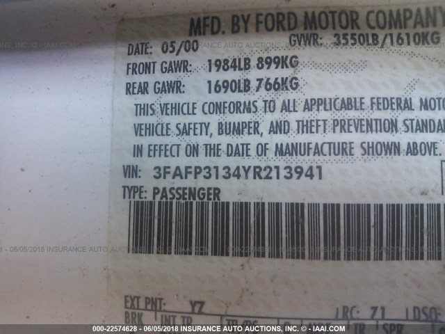 3FAFP3134YR213941 - 2000 FORD FOCUS ZX3 WHITE photo 9