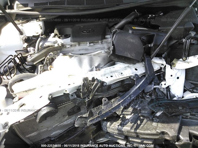 4T1BF1FK5GU575876 - 2016 TOYOTA CAMRY LE/XLE/SE/XSE WHITE photo 10
