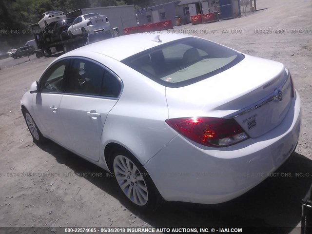 W04GN5EC4B1007363 - 2011 BUICK REGAL CXL WHITE photo 3