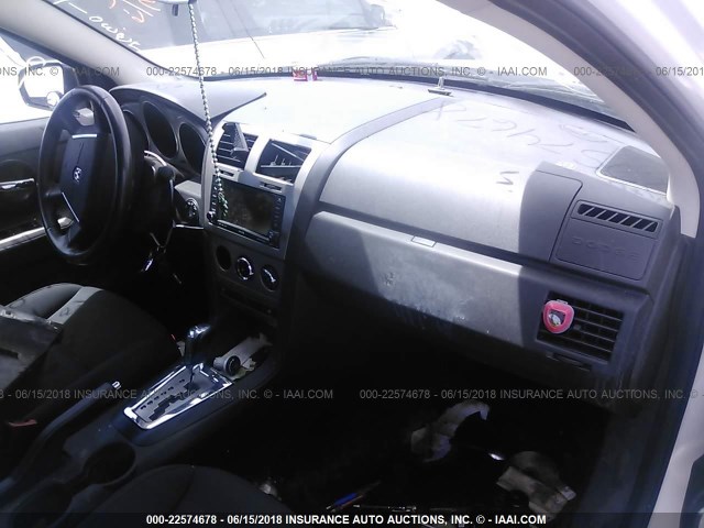 1B3CC1FBXAN229245 - 2010 DODGE AVENGER EXPRESS 白色 照片 5