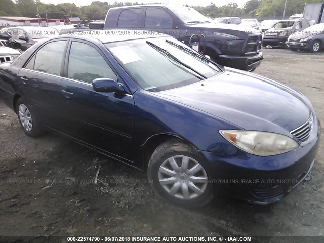 4T1BE32K95U096619 - 2005 TOYOTA CAMRY LE/XLE/SE ლურჯი ფოტო 1