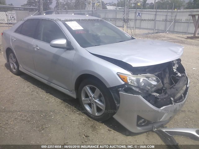 4T1BF1FK1DU287347 - 2013 TOYOTA CAMRY L/SE/LE/XLE 银色 照片 1