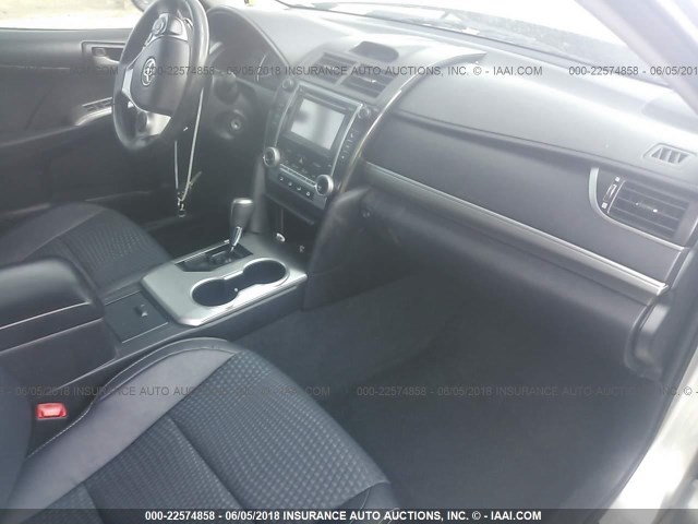 4T1BF1FK1DU287347 - 2013 TOYOTA CAMRY L/SE/LE/XLE 银色 照片 5
