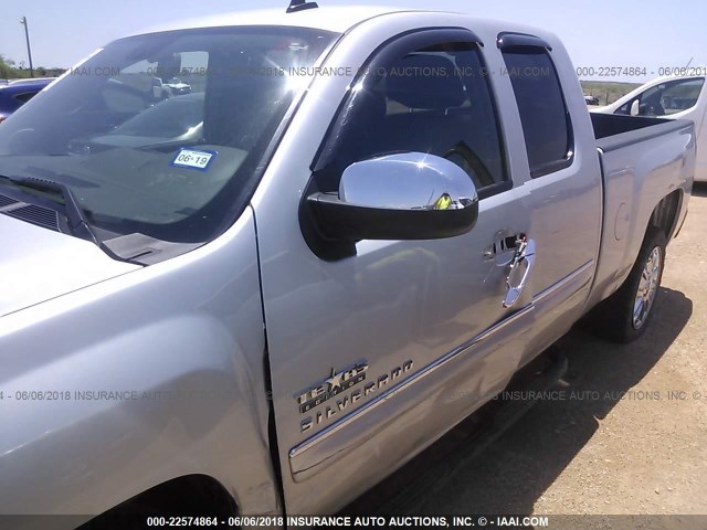 1GCRCSE03CZ302045 - 2012 CHEVROLET SILVERADO C1500 LT SILVER photo 6