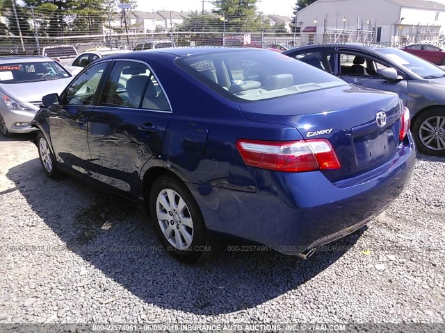 4T1BK46K27U004195 - 2007 TOYOTA CAMRY NEW GENERAT LE/XLE/SE BLUE photo 3