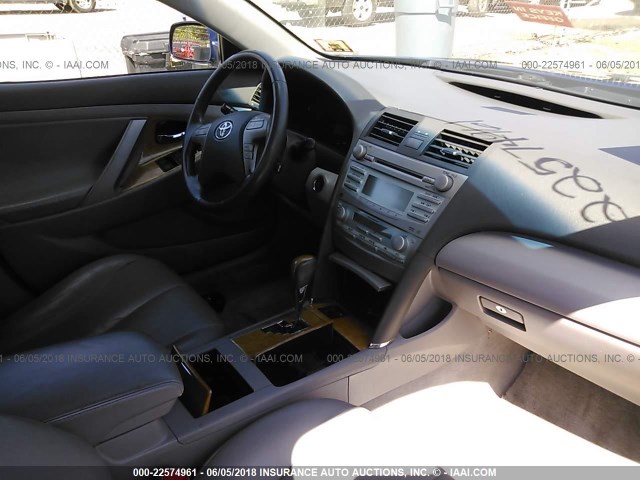 4T1BK46K27U004195 - 2007 TOYOTA CAMRY NEW GENERAT LE/XLE/SE BLUE photo 5