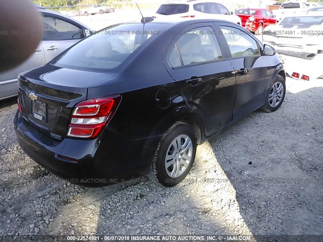 1G1JB5SH4H4135381 - 2017 CHEVROLET SONIC LS 黑色 照片 4