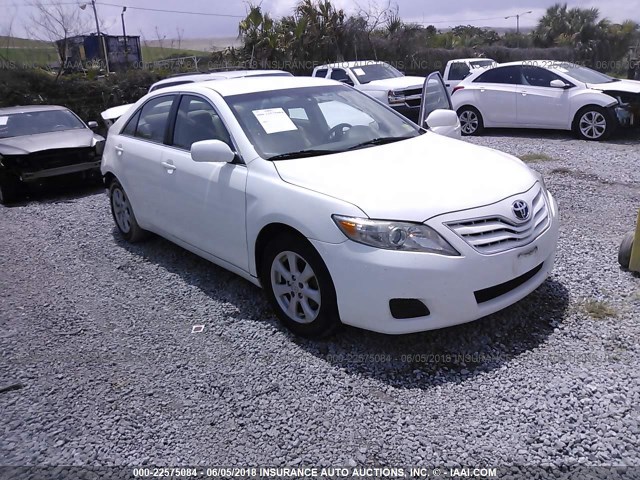 4T1BF3EK0BU593241 - 2011 TOYOTA CAMRY SE/LE/XLE WHITE photo 1