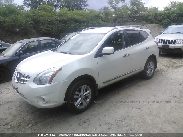 JN8AS5MVXDW125340 - 2013 NISSAN ROGUE S/SV WHITE photo 2