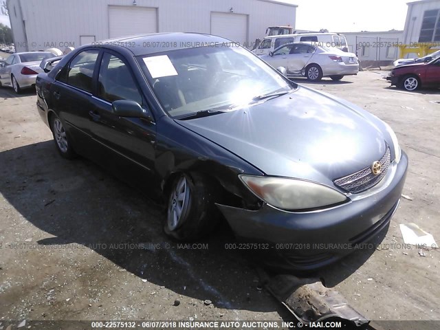 4T1BF30K32U536524 - 2002 TOYOTA CAMRY LE/XLE/SE მწვანე ფოტო 1