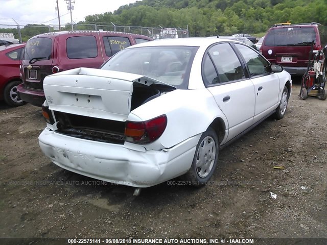 1G8ZH52832Z301581 - 2002 SATURN SL1 WHITE photo 4