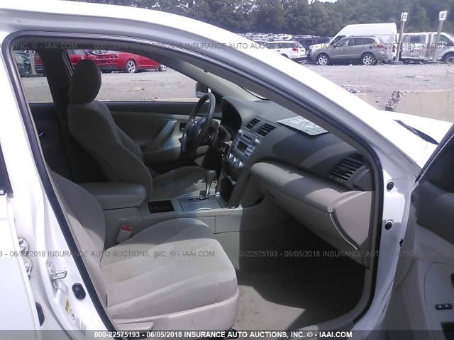 4T1BE46K39U875259 - 2009 TOYOTA CAMRY SE/LE/XLE WHITE photo 5