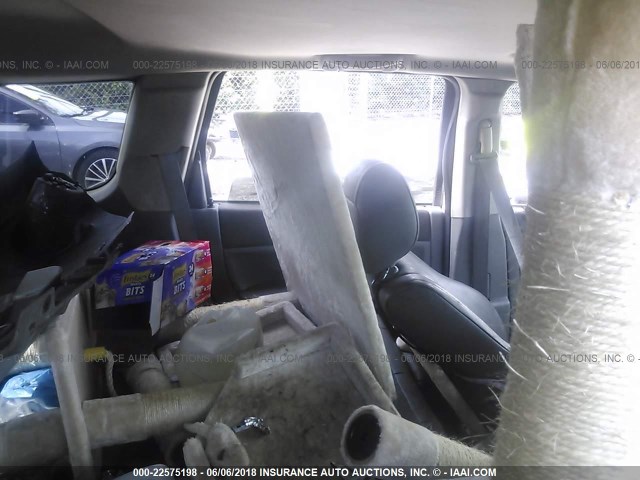 1J4HR58N96C228327 - 2006 JEEP GRAND CHEROKEE LIMITED Gümüş foto 8