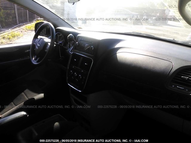 2D4RN3DG8BR731224 - 2011 DODGE GRAND CARAVAN MAINSTREET 灰色 照片 5