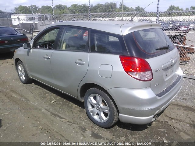 2T1KR32E03C041408 - 2003 TOYOTA COROLLA MATRIX XR SILVER photo 3