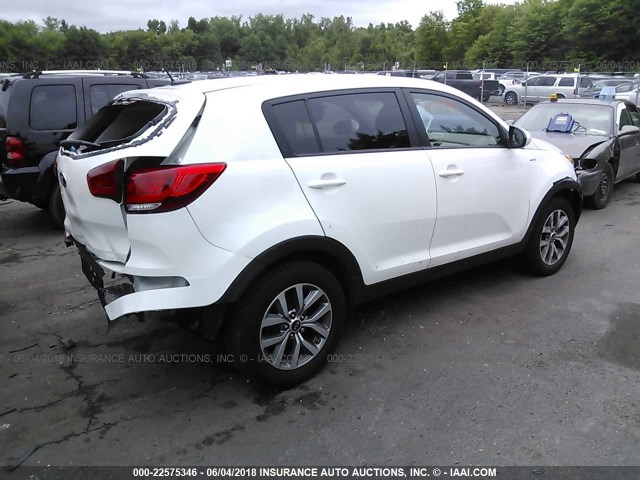 KNDPBCAC0F7697415 - 2015 KIA SPORTAGE LX WHITE photo 4