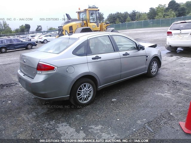 1FAHP35N08W280117 - 2008 FORD FOCUS SE/SEL/SES GRAY photo 4