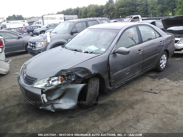 4T1BE32K94U814328 - 2004 TOYOTA CAMRY LE/XLE/SE ნაცრისფერი ფოტო 2