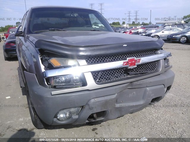 3GNEK13T62G167383 - 2002 CHEVROLET AVALANCHE K1500 GRAY photo 6