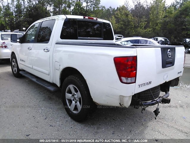 1N6BA07A55N543856 - 2005 NISSAN TITAN XE/SE/LE WHITE photo 3