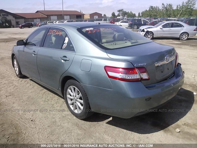 4T4BF3EK3BR135487 - 2011 TOYOTA CAMRY SE/LE/XLE მწვანე ფოტო 3