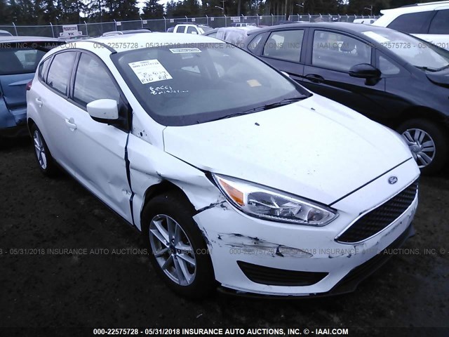 1FADP3K28JL295335 - 2018 FORD FOCUS SE WHITE photo 1