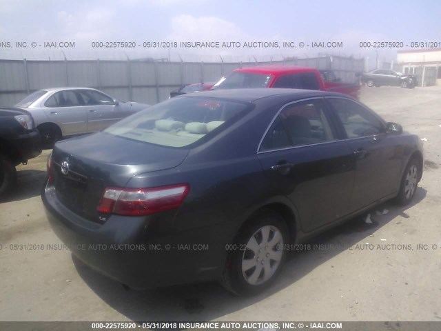 4T1BE46KX7U051790 - 2007 TOYOTA CAMRY NEW GENERAT CE/LE/XLE/SE GRAY photo 4