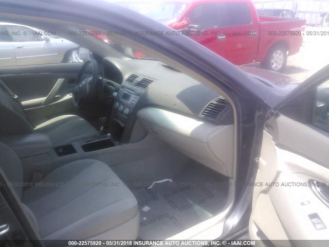 4T1BE46KX7U051790 - 2007 TOYOTA CAMRY NEW GENERAT CE/LE/XLE/SE GRAY photo 5