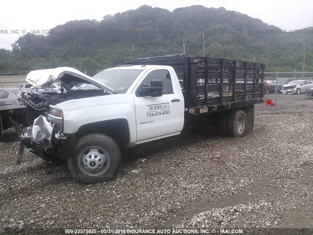 1GB3CYCG9HF147488 - 2017 CHEVROLET SILVERADO C3500 WHITE photo 2