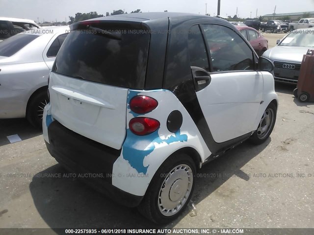 WMEEJ3BA3EK738866 - 2014 SMART FORTWO PURE/PASSION WHITE photo 4