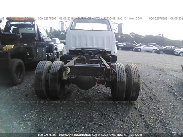 1GBK7H1D6XJ100827 - 1999 CHEVROLET C-SERIES C7H042 WHITE photo 8