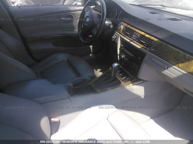 WBAVB17586NK31261 - 2006 BMW 325 I AUTOMATIC GRAY photo 5