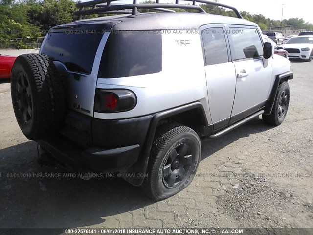 JTEBU11F270029740 - 2007 TOYOTA FJ CRUISER SILVER photo 4