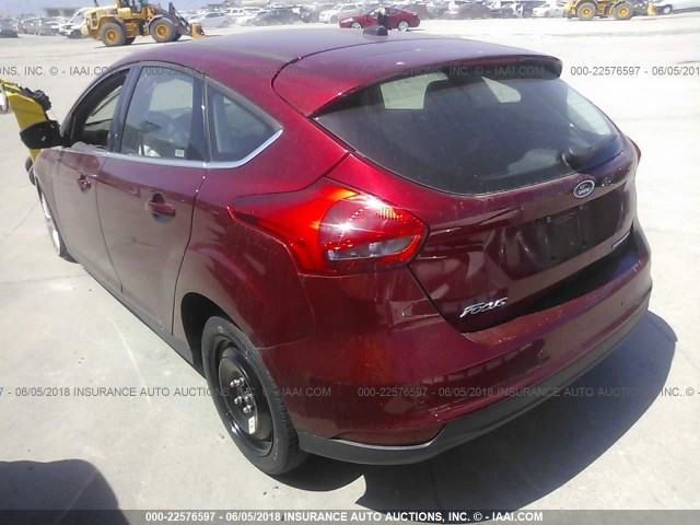 1FADP3N21HL279760 - 2017 FORD FOCUS TITANIUM RED photo 3