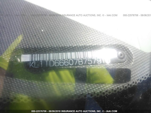 KL1TD66607B757910 - 2007 CHEVROLET AVEO LS BLUE photo 9