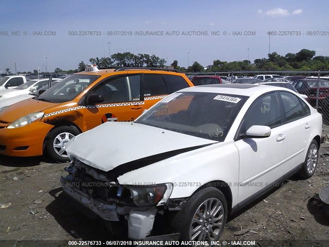 YV1MS682462215005 - 2006 VOLVO S40 T5 WHITE photo 2