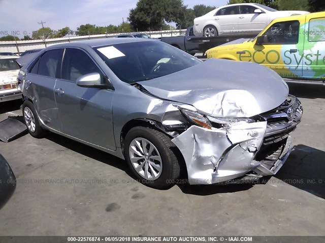 4T4BF1FK9FR471668 - 2015 TOYOTA CAMRY LE/XLE/SE/XSE SILVER photo 1