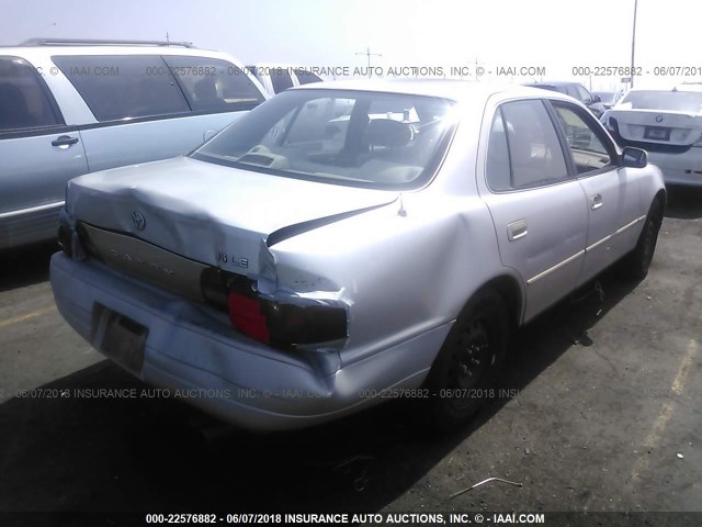 4T1BF12K6TU138114 - 1996 TOYOTA CAMRY LE/XLE/SE 金色 照片 4