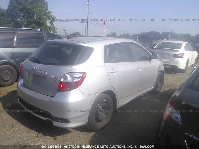 2T1KU4EEXBC616273 - 2011 TOYOTA COROLLA MATRIX  SILVER photo 4