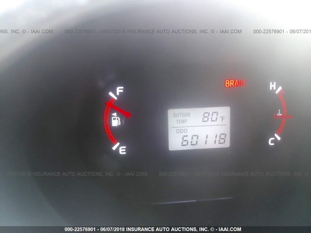 2T1KU4EEXBC616273 - 2011 TOYOTA COROLLA MATRIX  SILVER photo 7